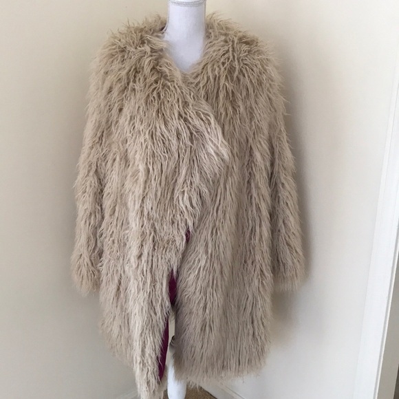 Free People Jackets & Blazers - NWT! FREE PEOPLE Size S fuzzy faux fur jacket